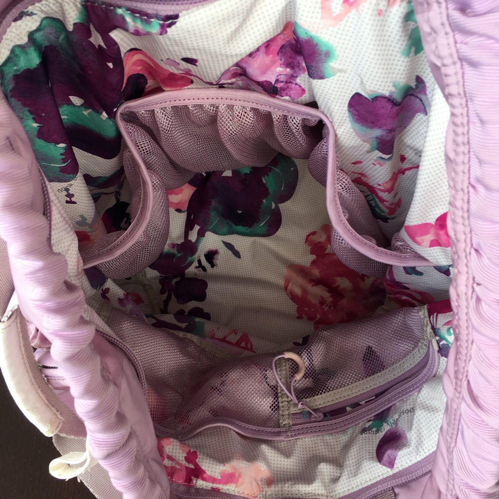 Lululemon Bliss Bag in rose quartz - Picture 6 of 8